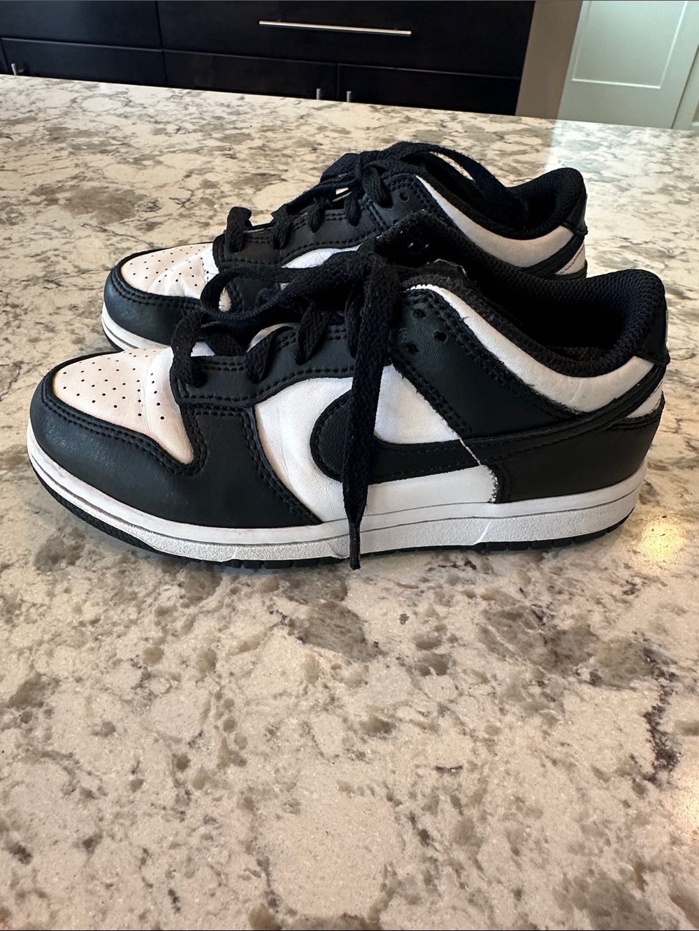 Kids Nike Dunks Black and White Low-Top Sneakers. Size 1. - Picture 3 of 8